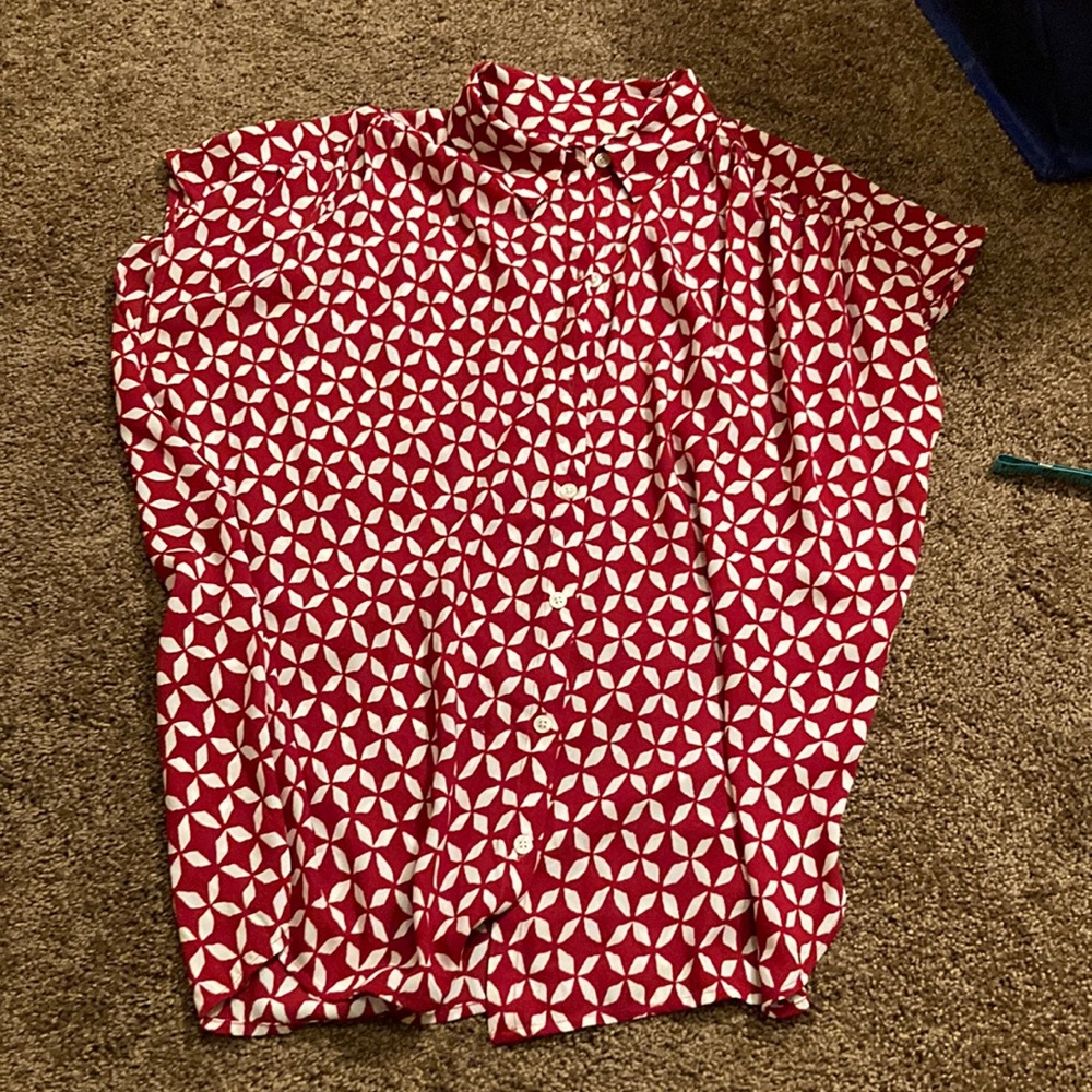 LOFT TOP BUTTON DOWN WITH COLLAR. Size small. Runs big. EUC